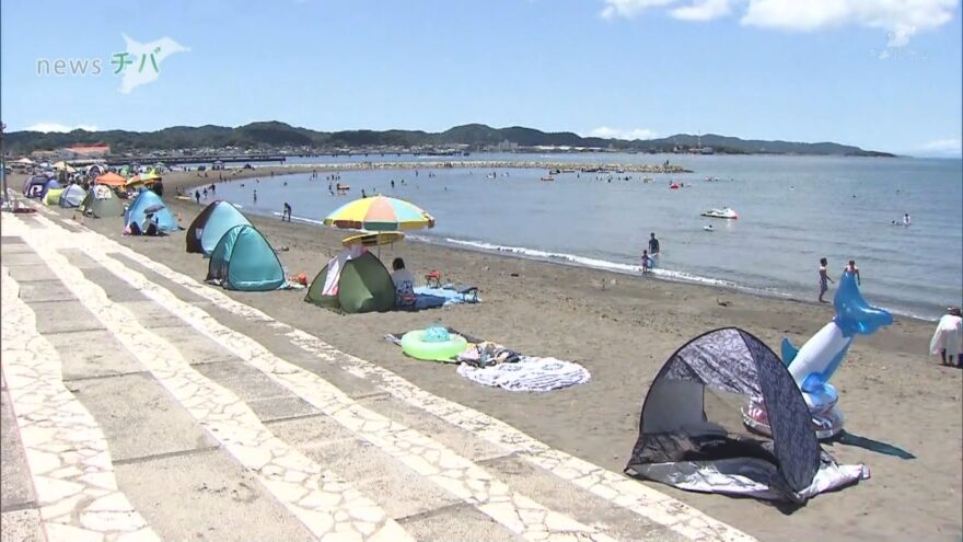 千葉県館山市の海水浴場　2年ぶりの開設で家族連れなど賑わう