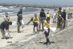 未来に残そう青い海　地元のボーイスカウト団体などが千葉市「稲毛の浜」を清掃